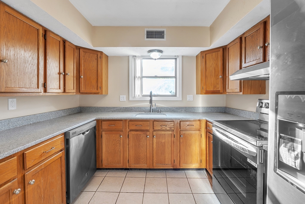 327 Plantation St 305