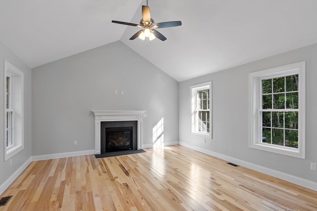 501 Alpine Rd Applewood, Fitchburg, MA Photo #26