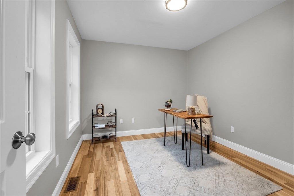 501 Alpine Rd Applewood, Fitchburg, MA Photo #10