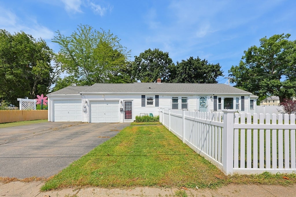 30 Lloyd St, Blackstone, MA, 30 Lloyd St, Blackstone, MA Photo #4