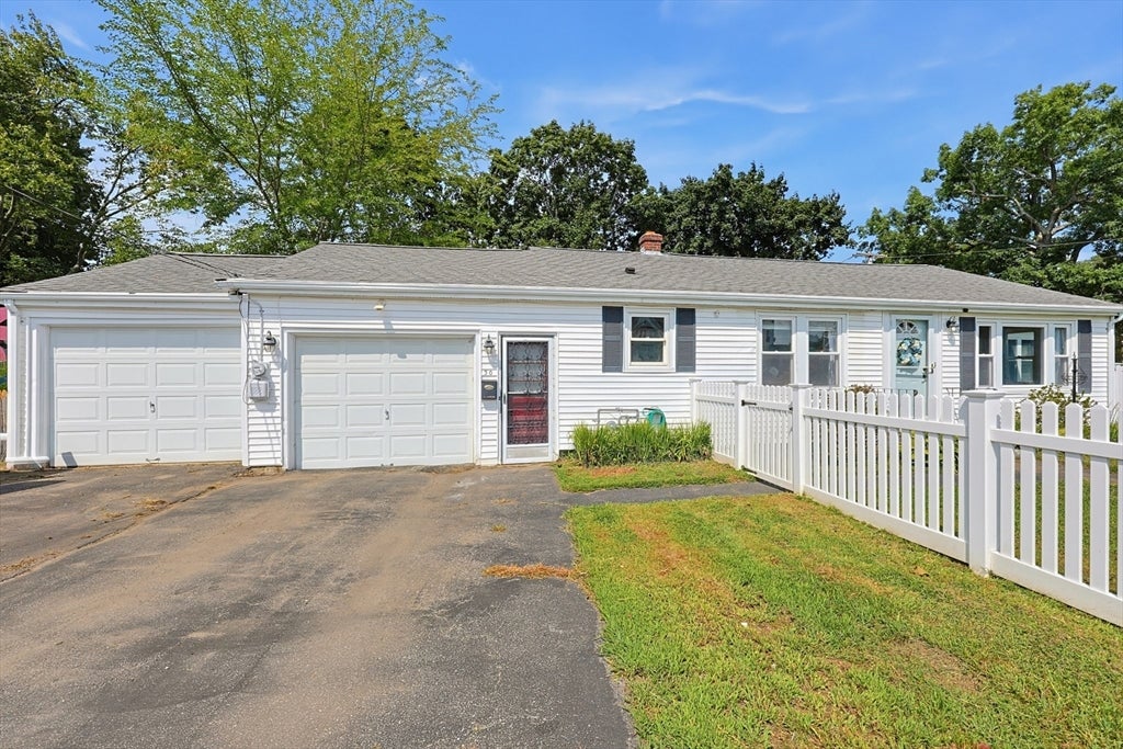 30 Lloyd St, Blackstone, MA, 30 Lloyd St, Blackstone, MA Photo #3