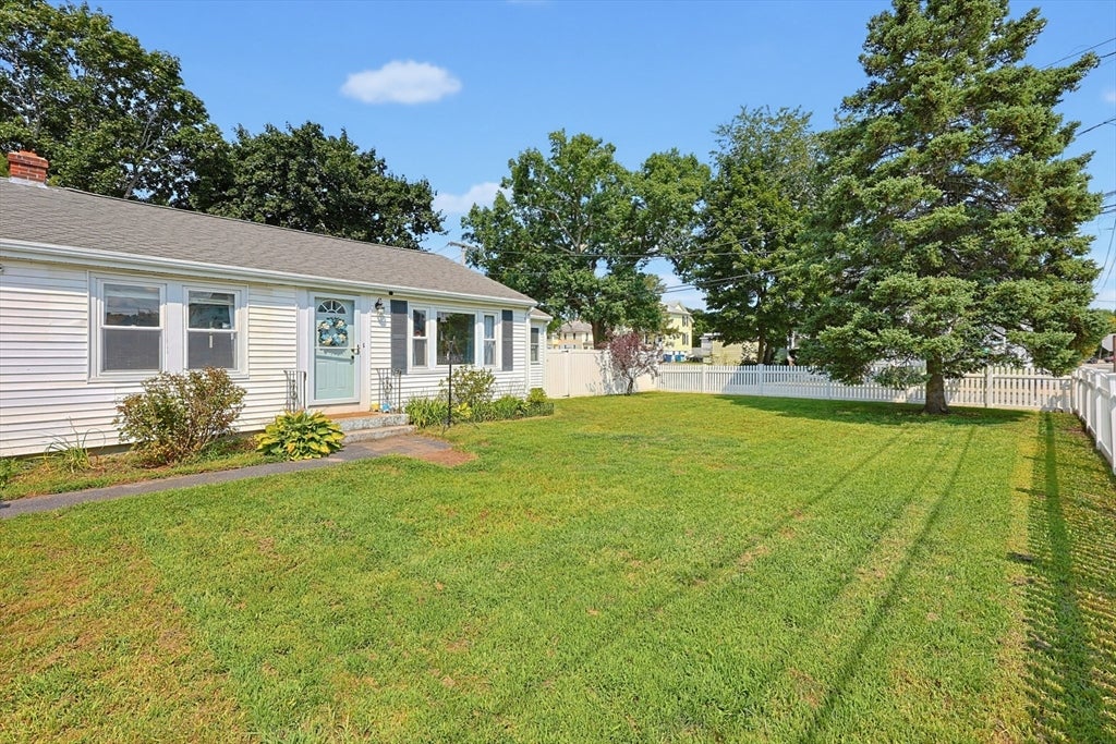 30 Lloyd St, Blackstone, MA, 30 Lloyd St, Blackstone, MA Photo #2