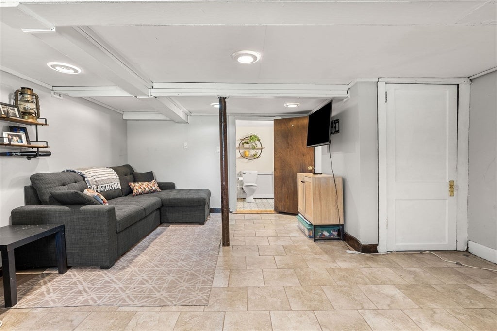 16 Maple Ave, Danvers, MA Photo #23