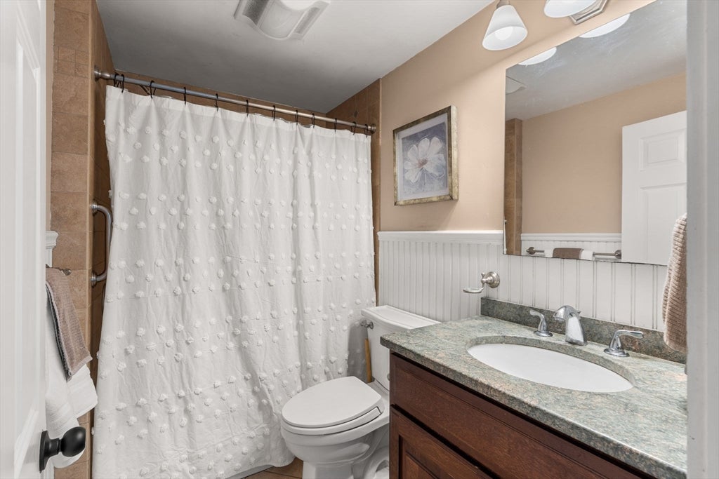 16 Maple Ave, Danvers, MA Photo #12