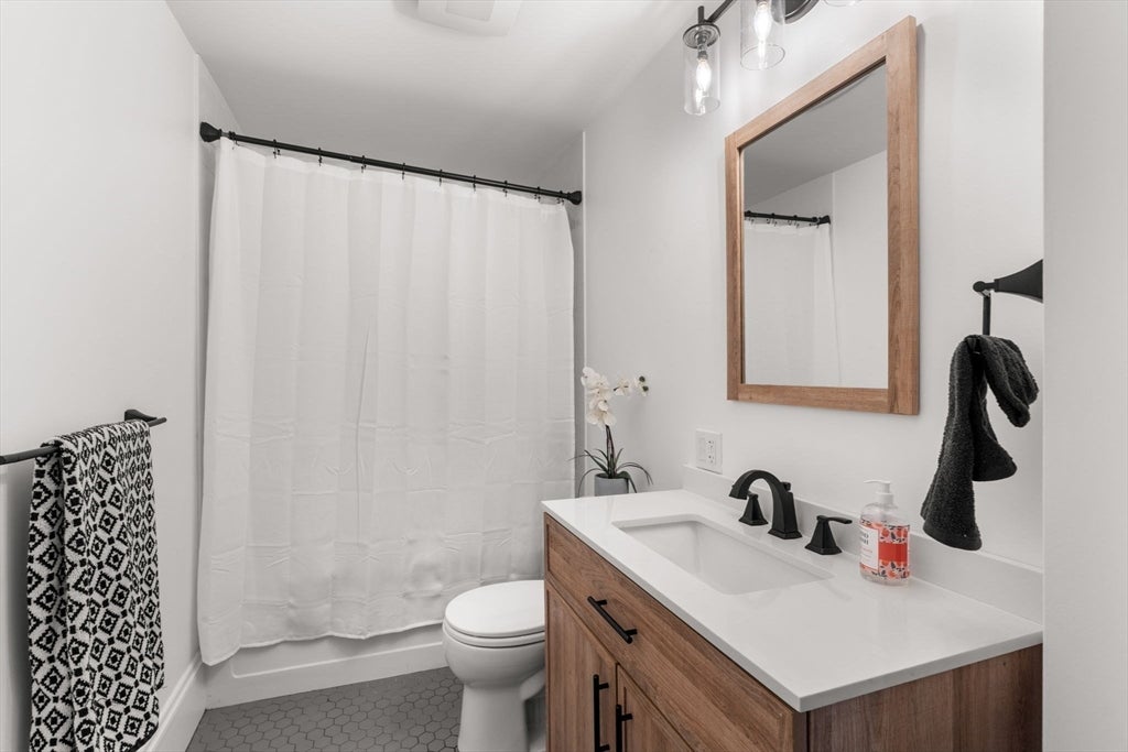 16 Maple Ave, Danvers, MA Photo #21