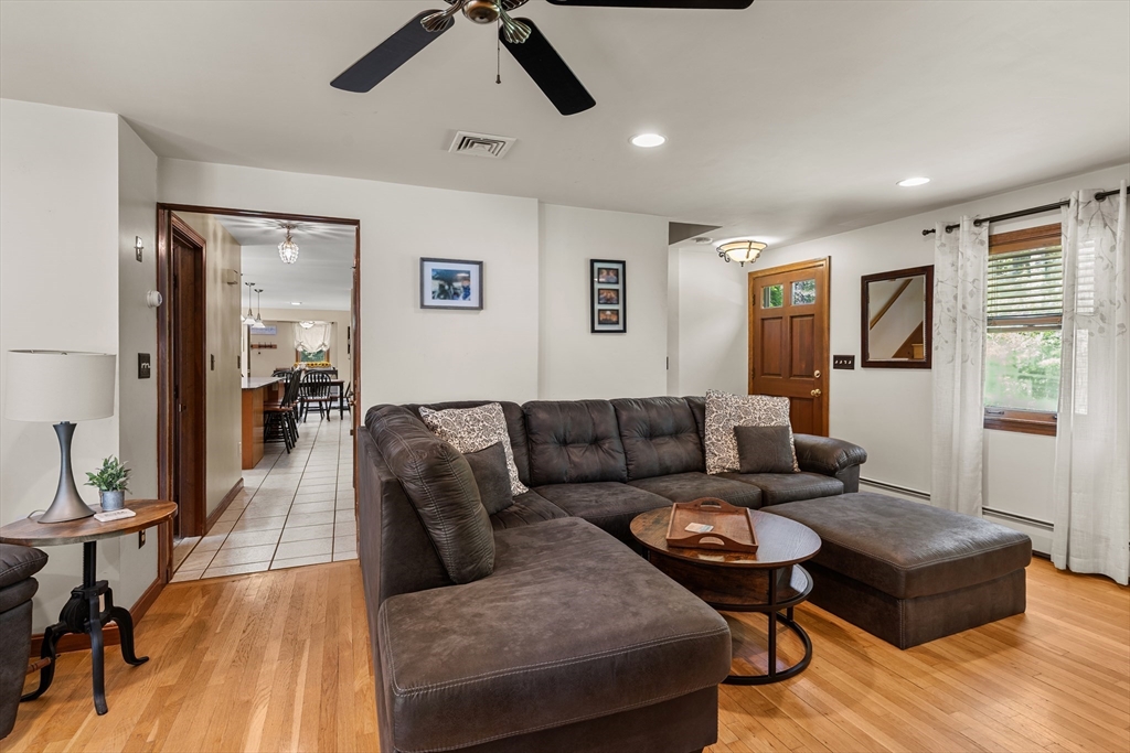 229 Tispaquin St, Middleboro, MA Photo #19