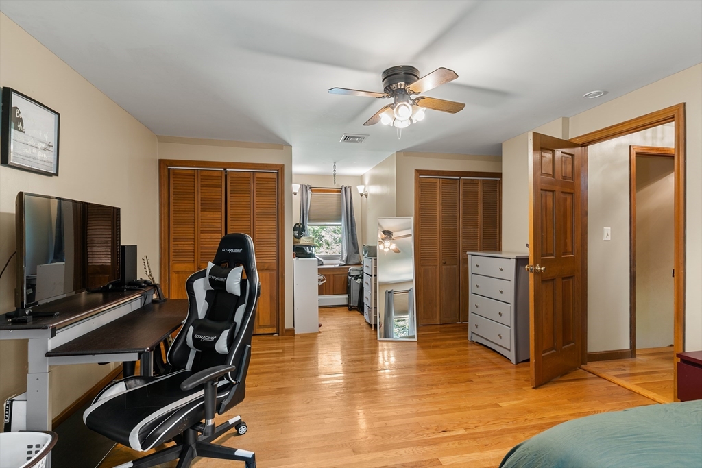 229 Tispaquin St, Middleboro, MA Photo #26