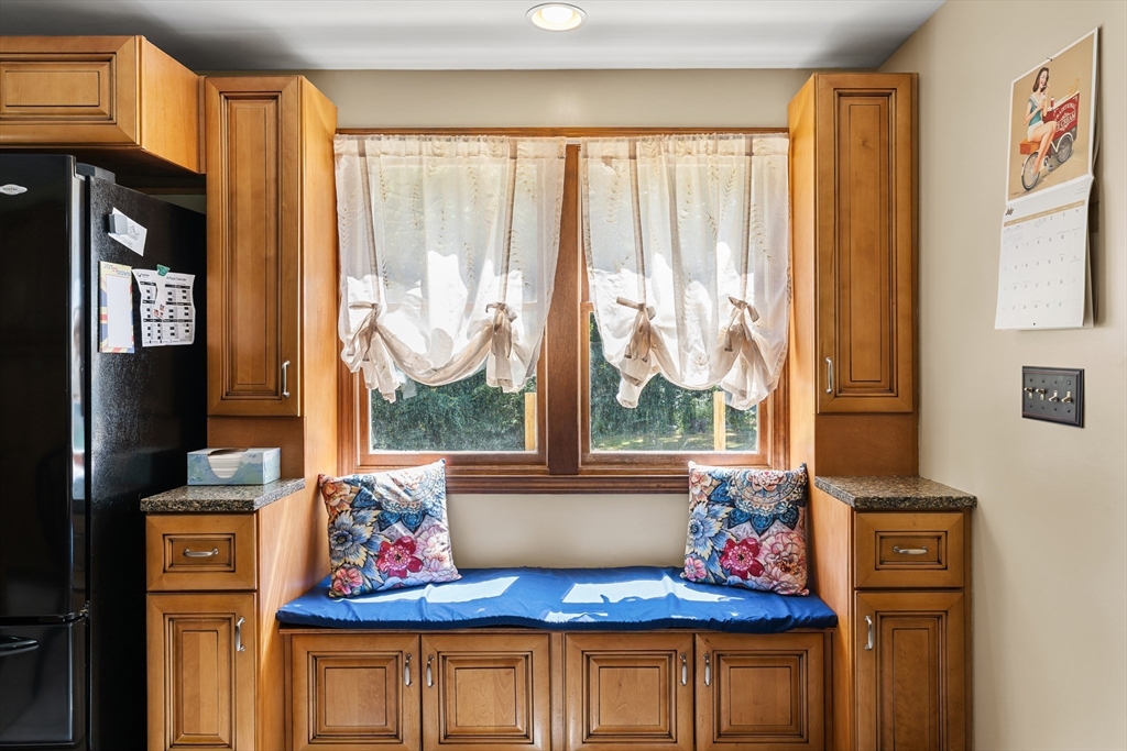 229 Tispaquin St, Middleboro, MA Photo #10