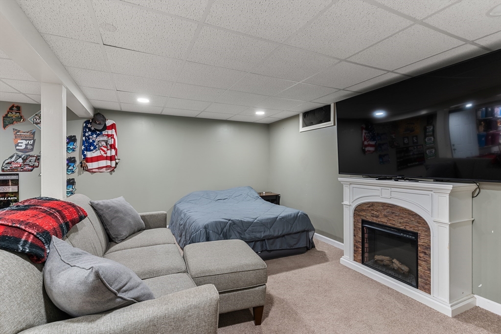 229 Tispaquin St, Middleboro, MA Photo #32