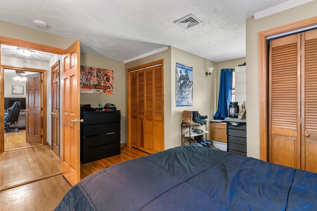 229 Tispaquin St, Middleboro, MA Photo #30