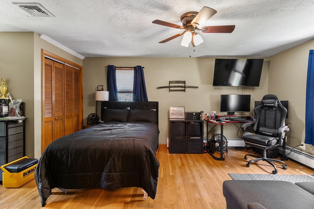 229 Tispaquin St, Middleboro, MA Photo #28