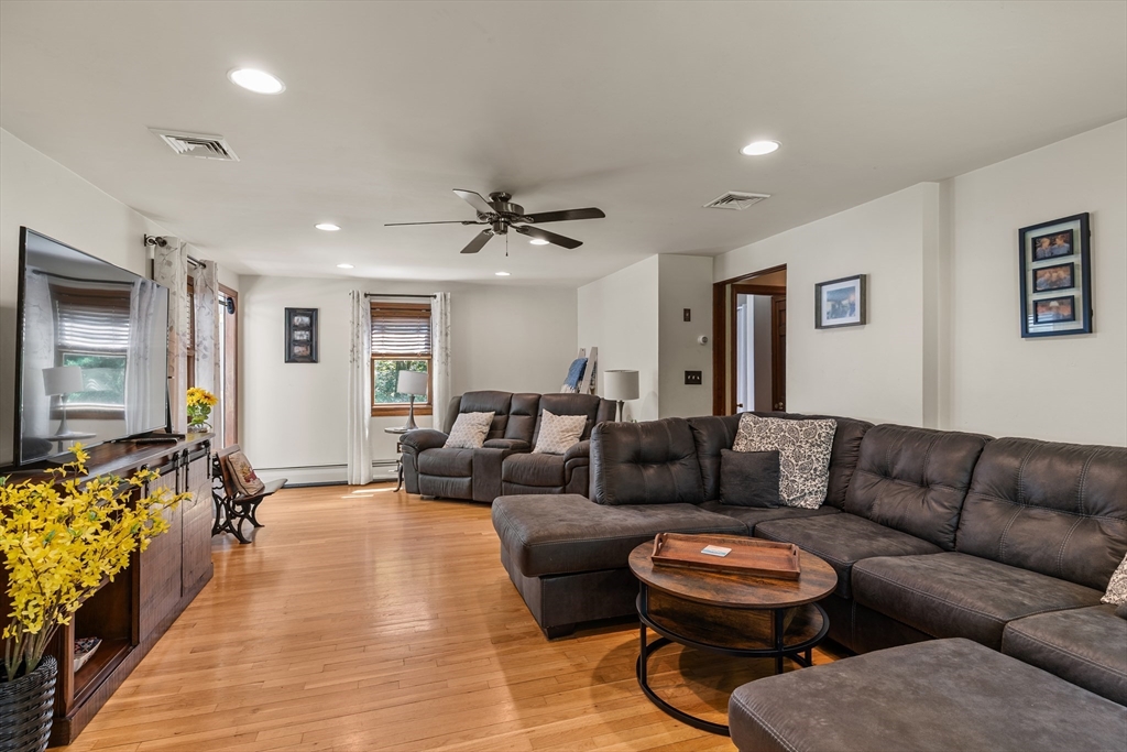 229 Tispaquin St, Middleboro, MA Photo #18