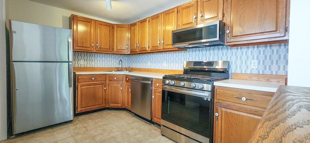 637 Riverside Ave 15