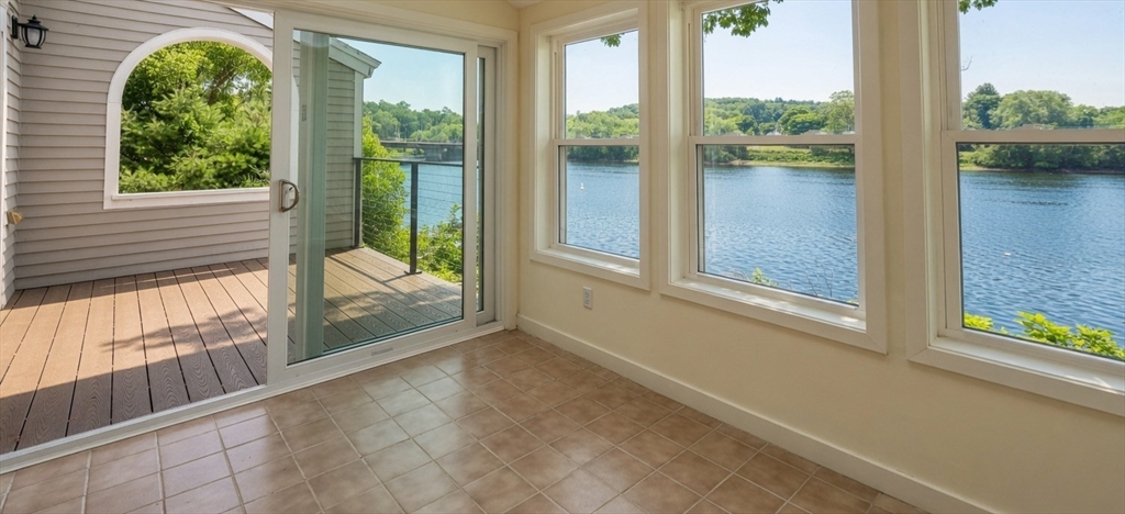 637 Riverside Ave 15