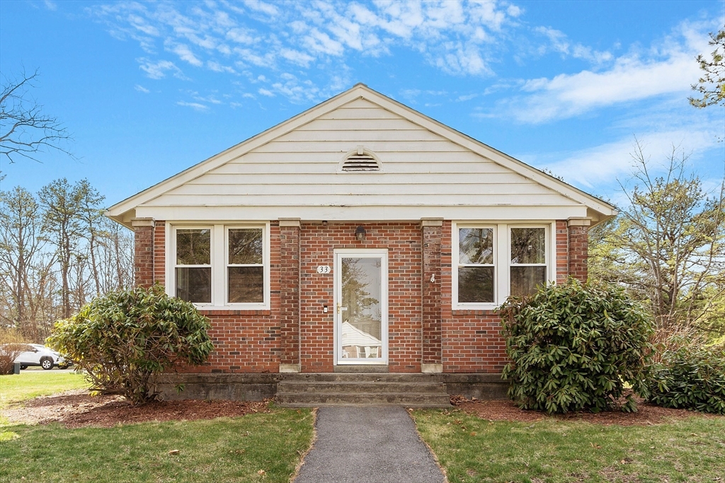 33 Auman St
