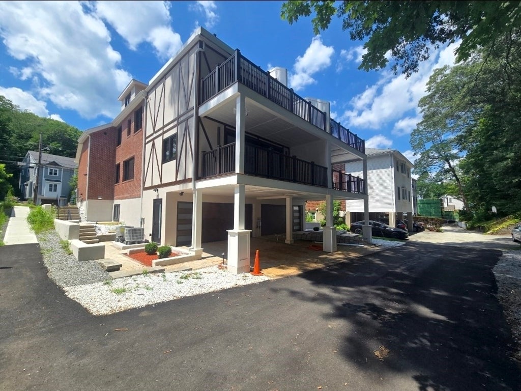 444 Lowell Ave