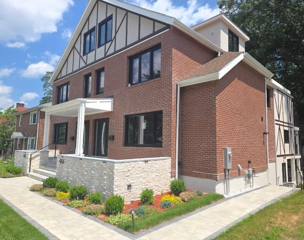 444 Lowell Ave