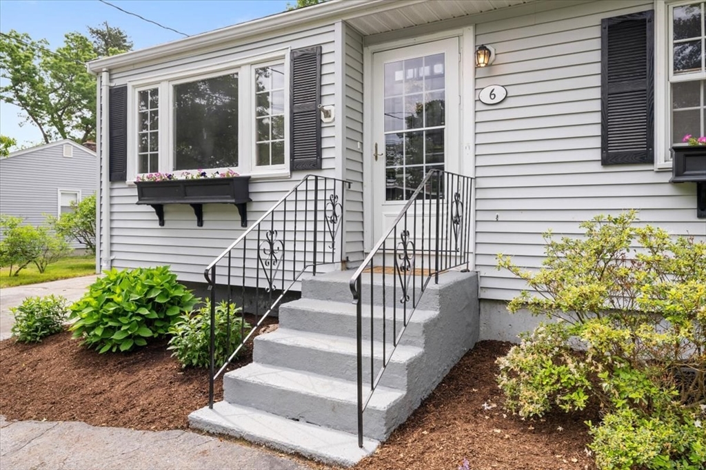 6 Karen Ave
