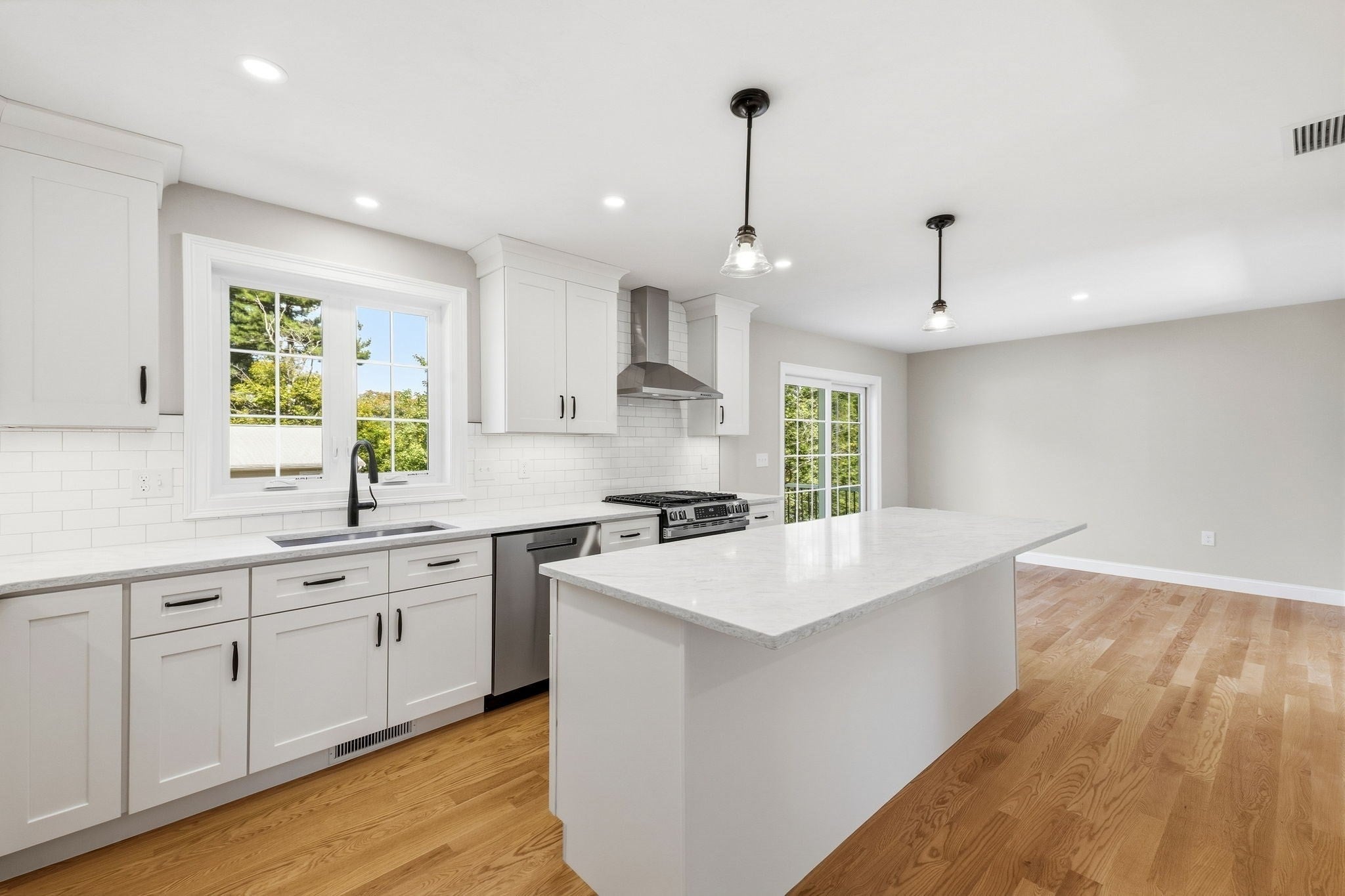 15 Reardon Rd, Billerica, MA Photo #10