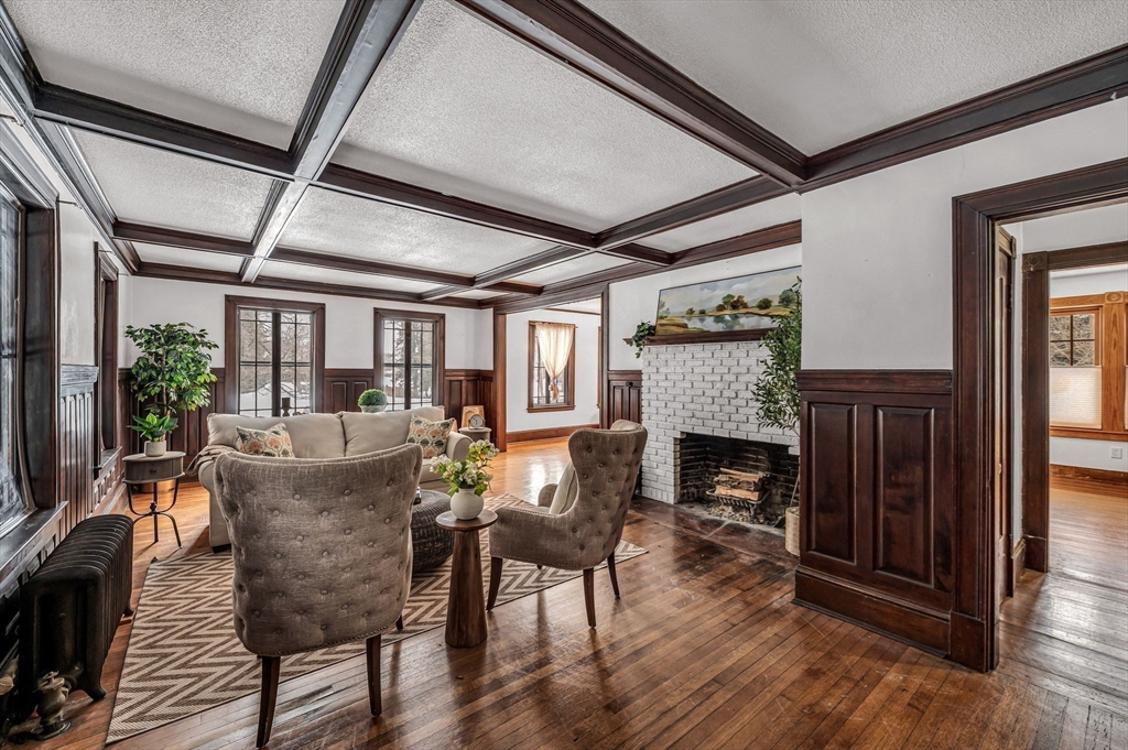 1423 Longmeadow Street