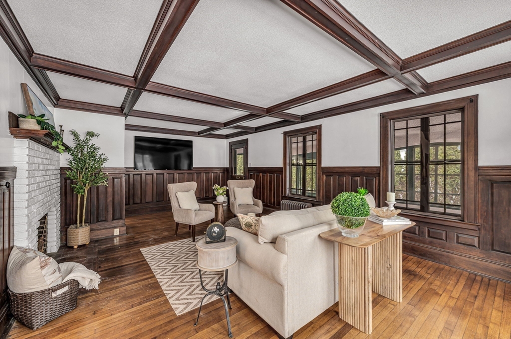 1423 Longmeadow Street