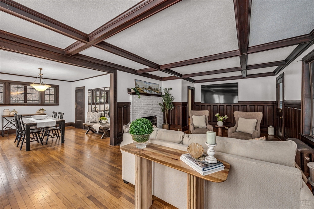 1423 Longmeadow Street