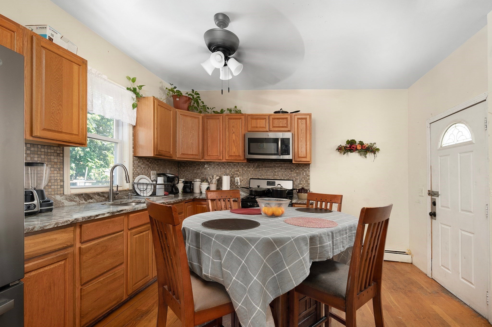 292 California Ave, Providence, RI Photo #9