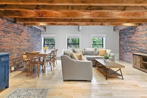 110-112 Commercial St 5 Boston MA 02109