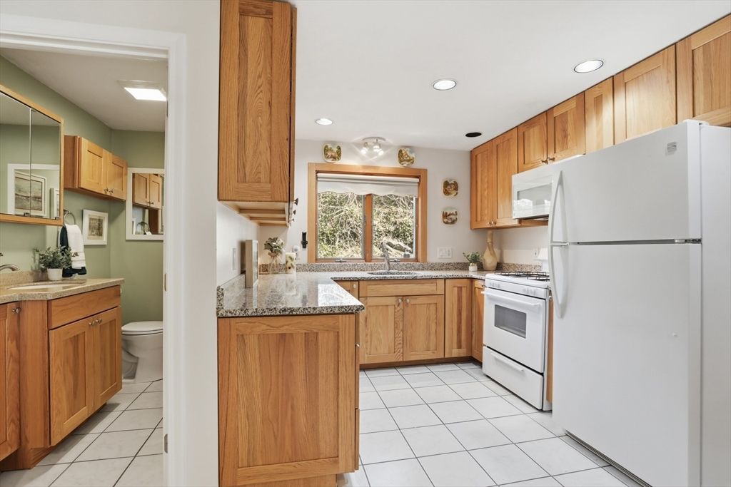 Photo of 26 Valley Rd #26, Lynn, MA 01902 (MLS # 73503795)