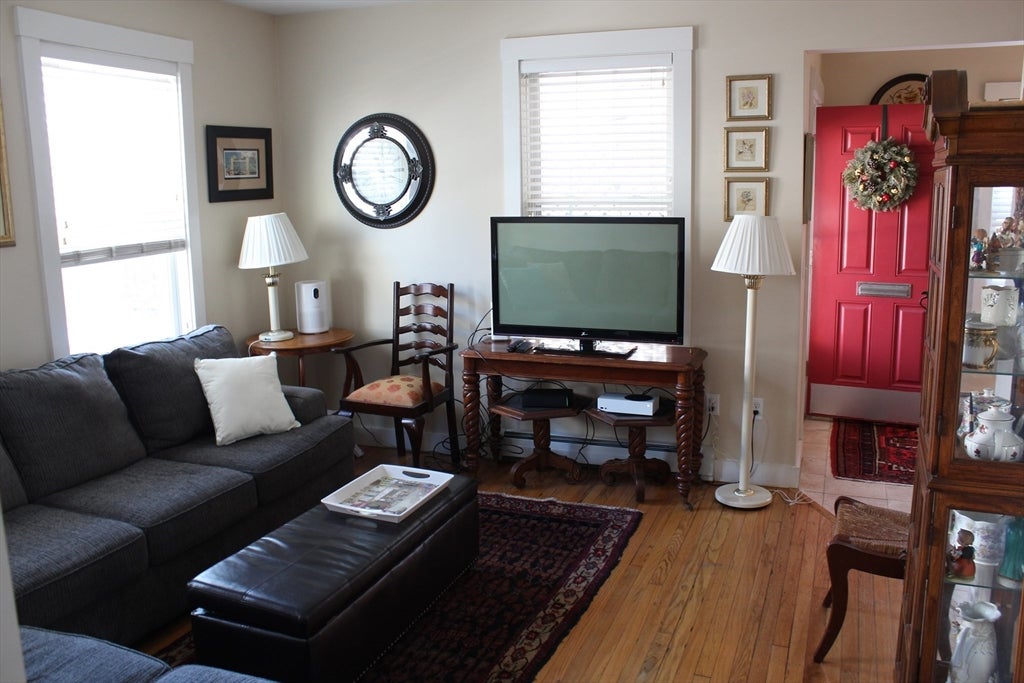 2 Spring St #A, Gloucester, MA, 2 Spring St #A, Gloucester, MA Photo #5