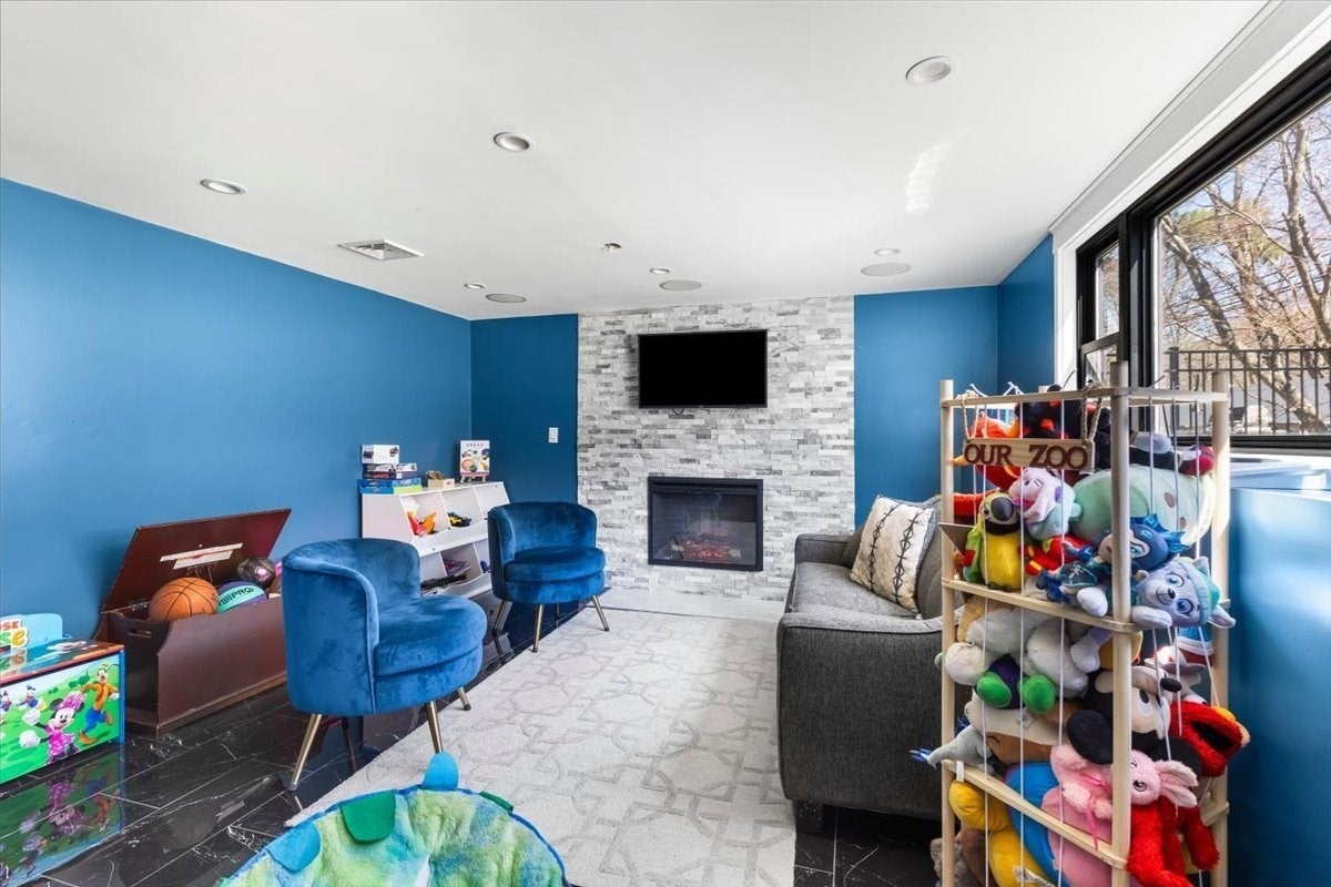 901 Randolph Ave, Milton, MA Photo #30