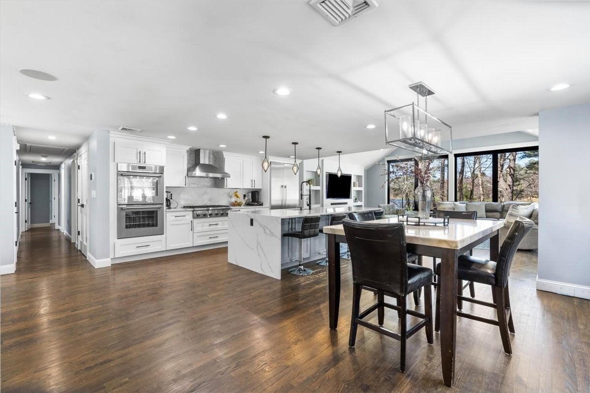 901 Randolph Ave, Milton, MA Photo #12