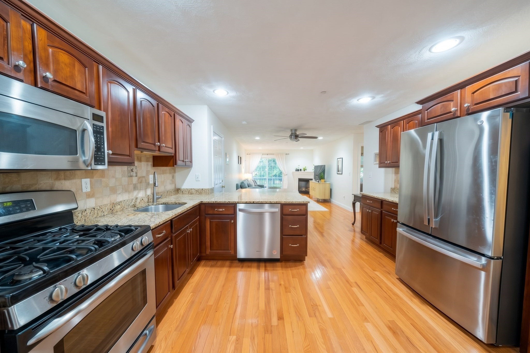 10 Cunningham Ln #104, Billerica, MA Photo #2