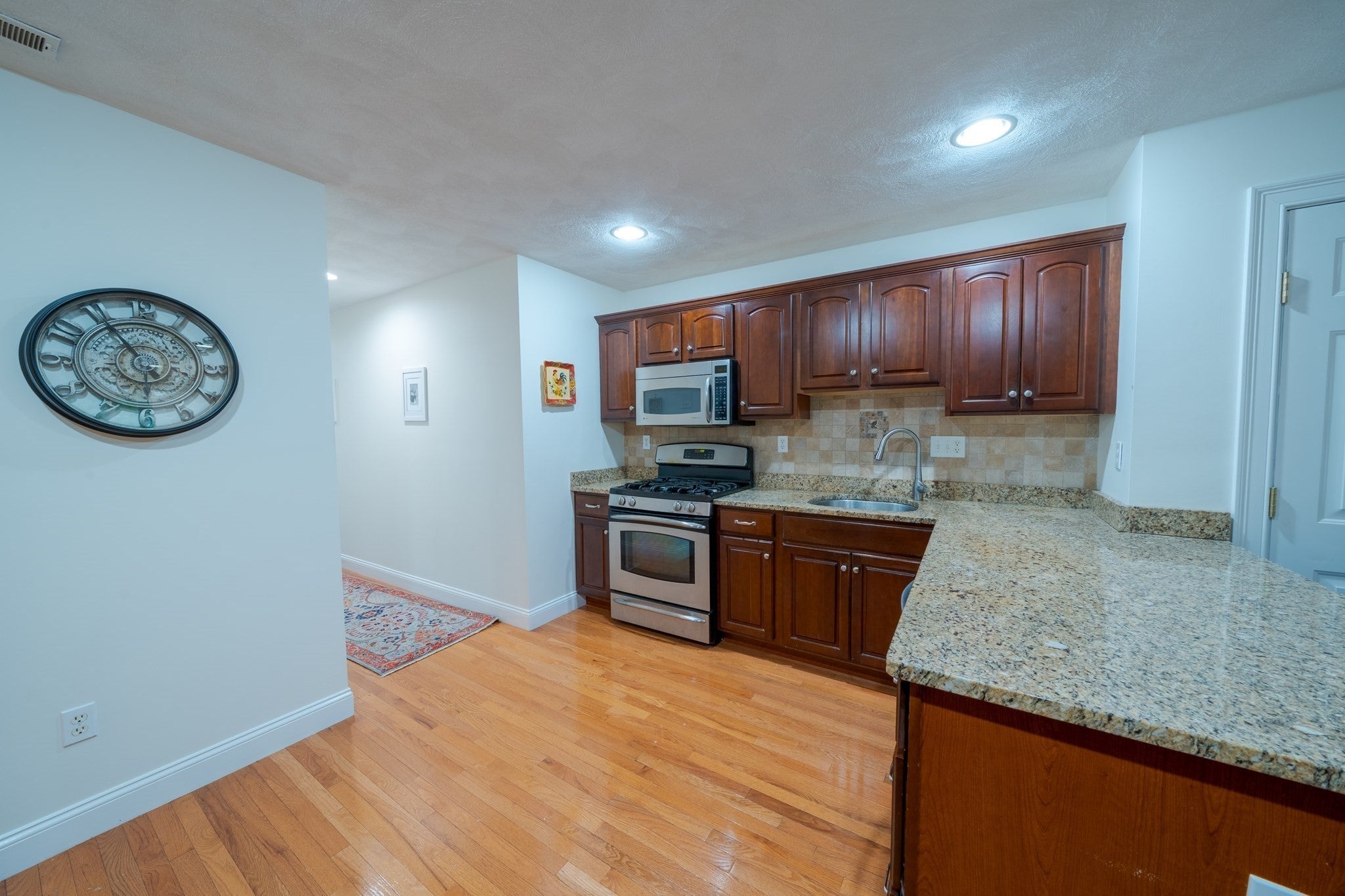 10 Cunningham Ln #104, Billerica, MA Photo #3