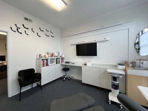 Photo of 1318 Beacon St #1, Brookline, MA 02446 (MLS # 73462023)