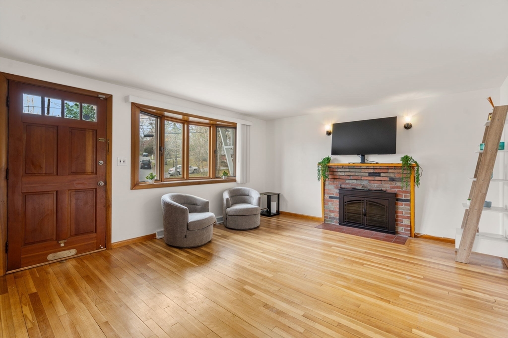 34 Locust St