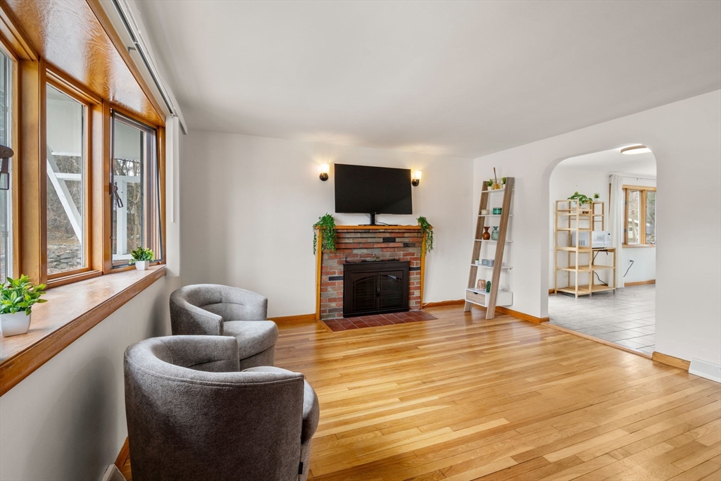 34 Locust St