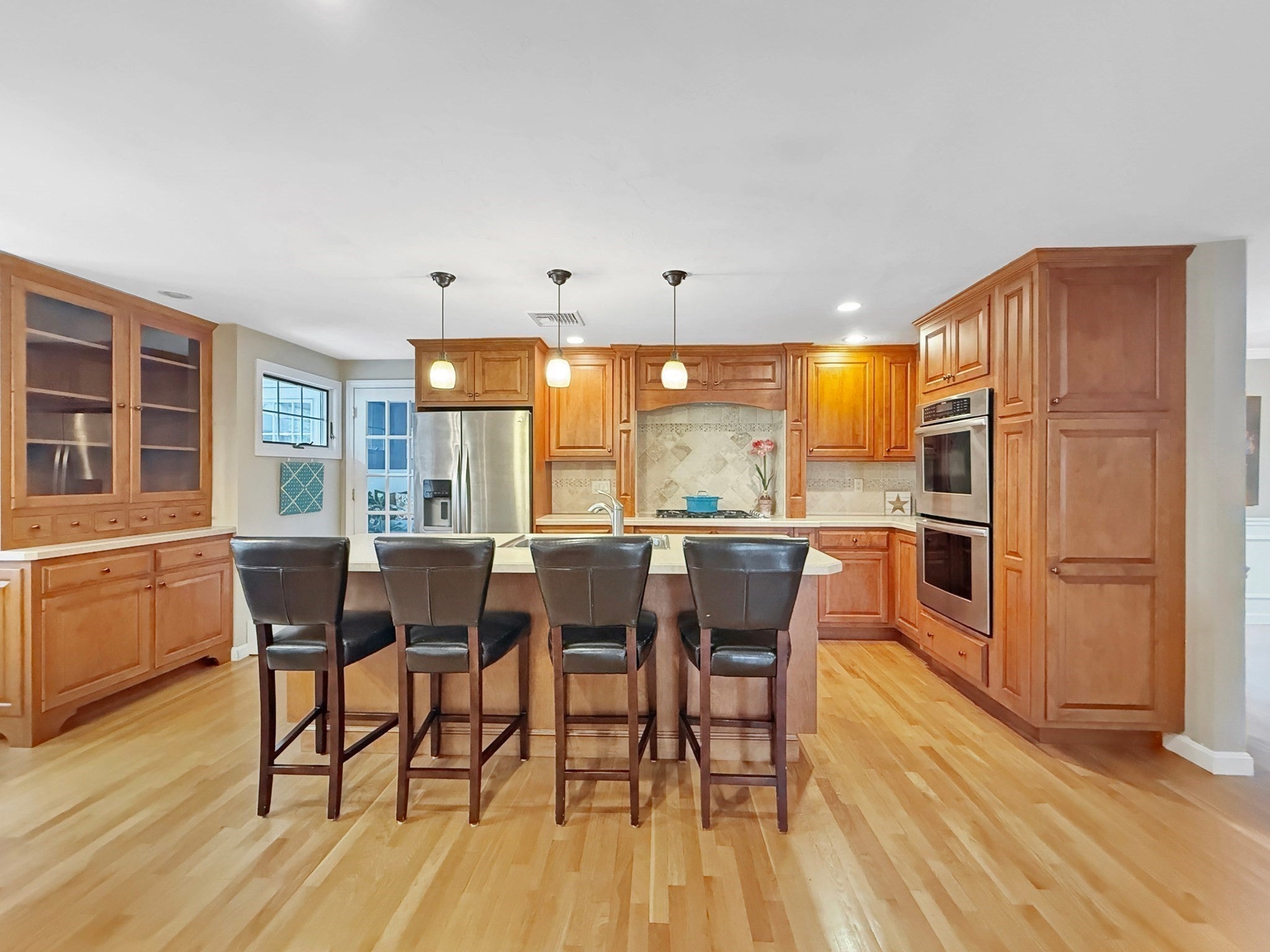 5 Swan Cir, Shrewsbury, MA Photo #9