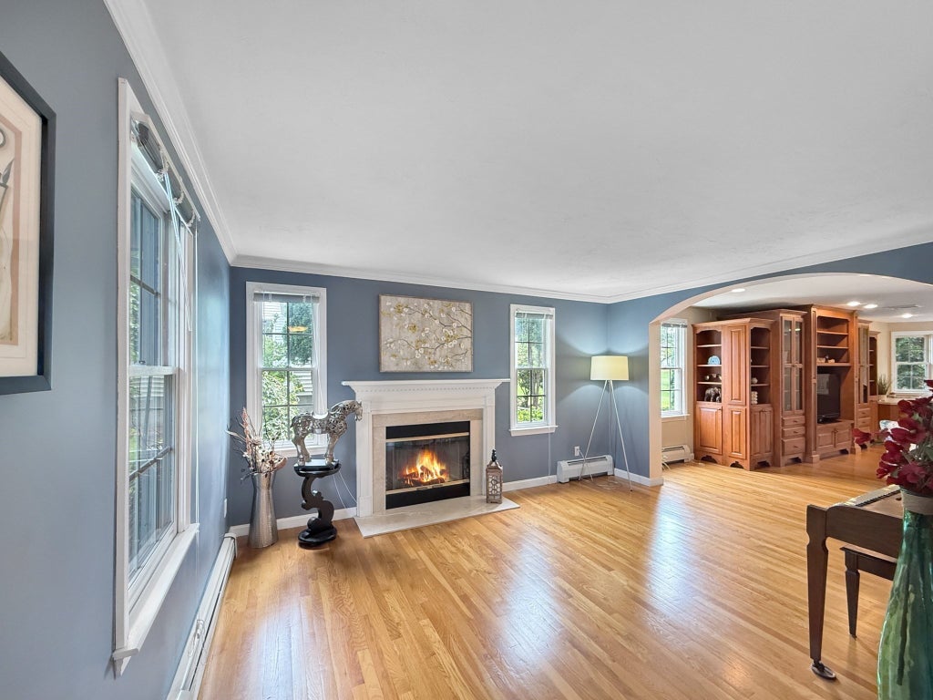 Photo of 5 Swan Cir, Shrewsbury, MA 01545 (MLS # 73575712)