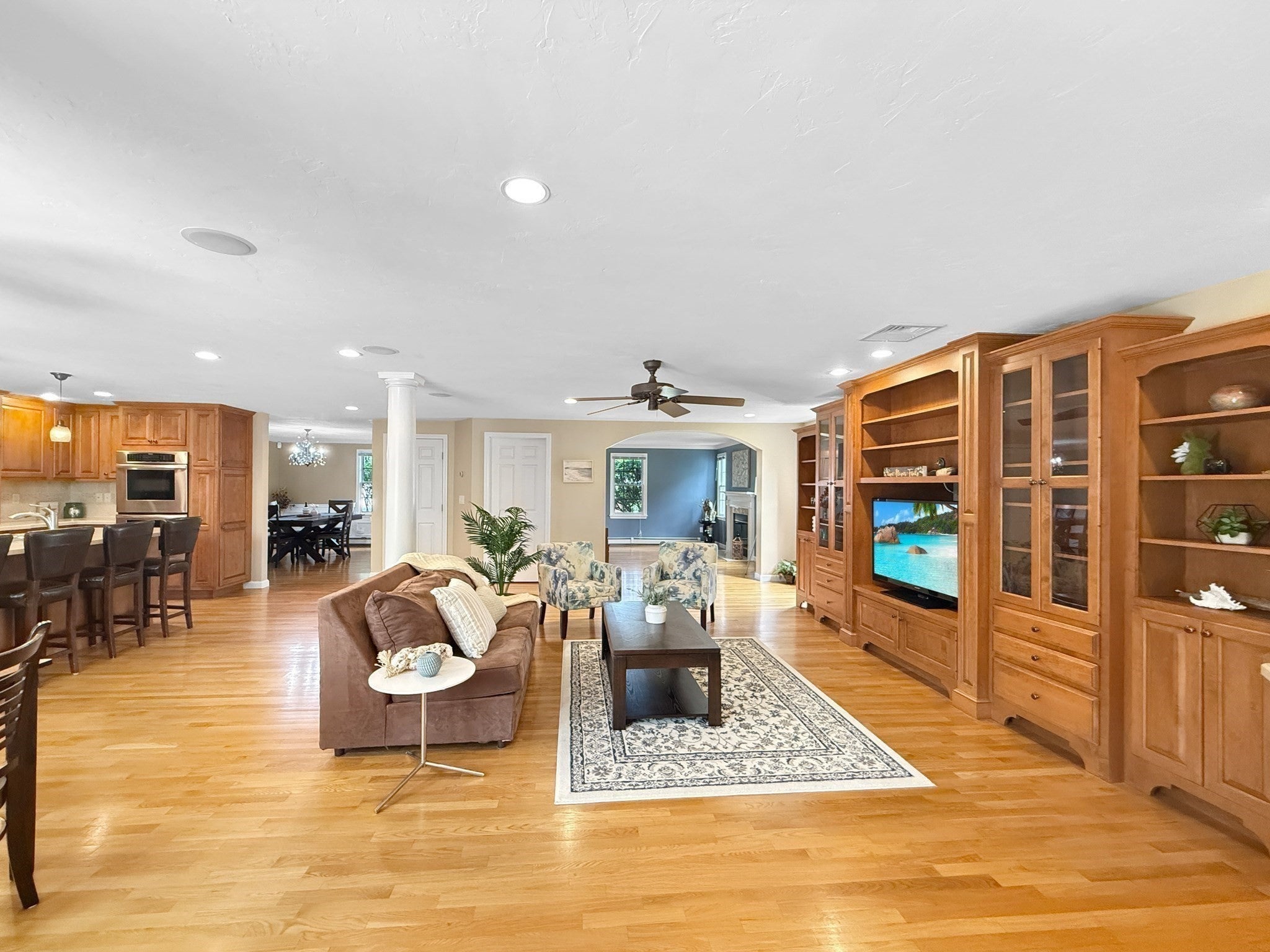 5 Swan Cir, Shrewsbury, MA Photo #6