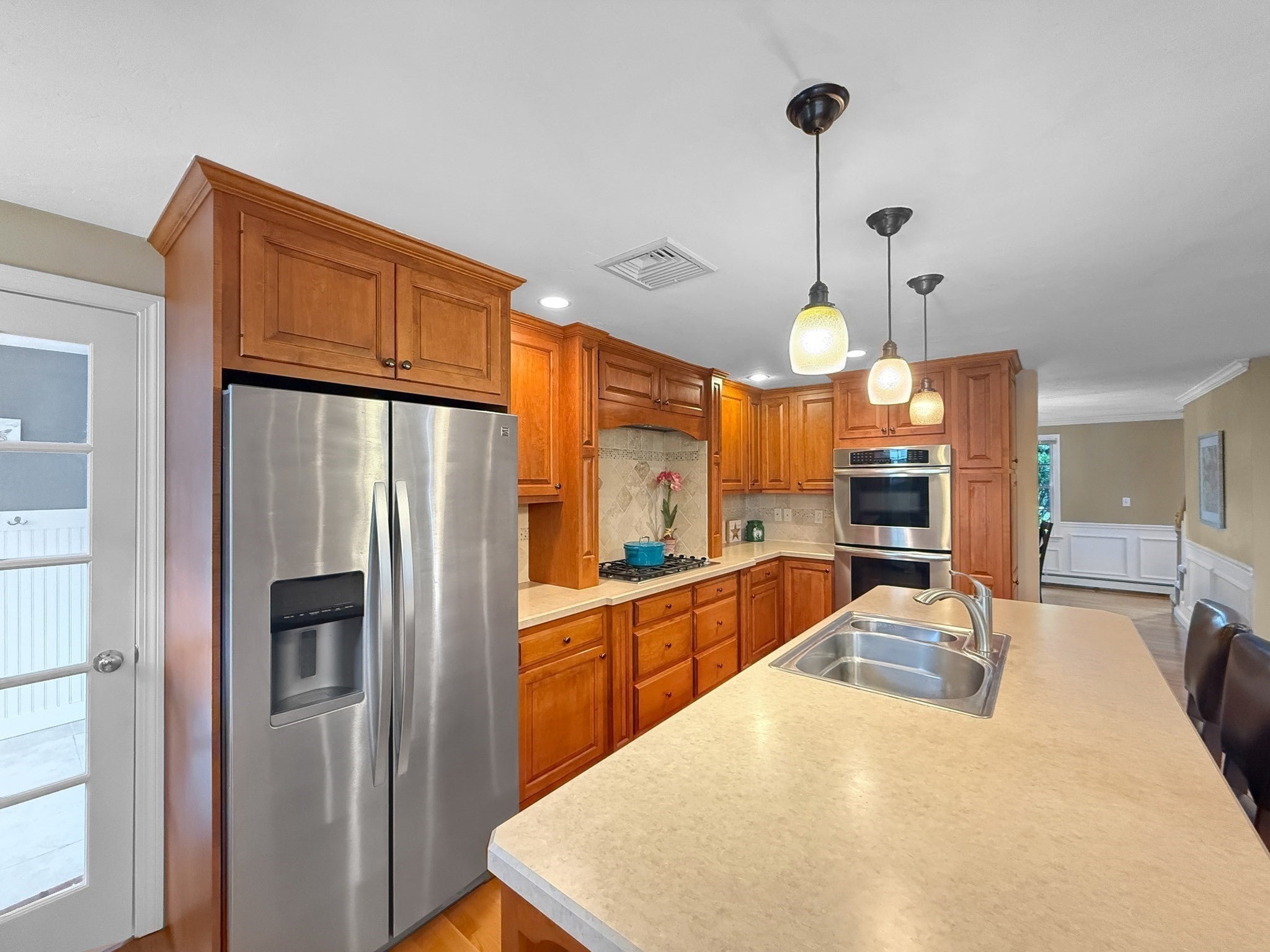 5 Swan Cir, Shrewsbury, MA Photo #8