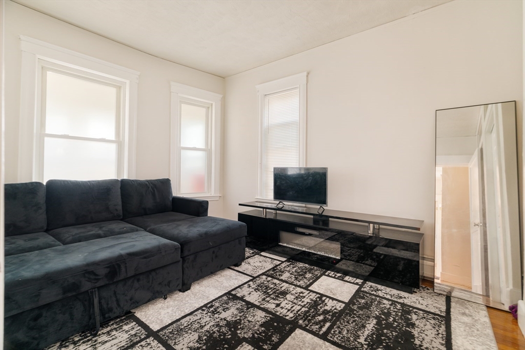 Somerville, Massachusetts 02145, United States, 10 Bedrooms Bedrooms, ,5 BathroomsBathrooms,Residential,Active,231254