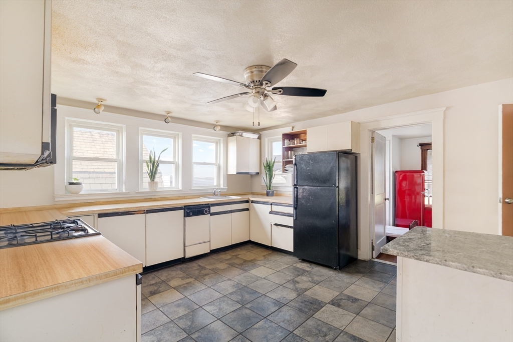 Somerville, Massachusetts 02145, United States, 10 Bedrooms Bedrooms, ,5 BathroomsBathrooms,Residential,Active,231254