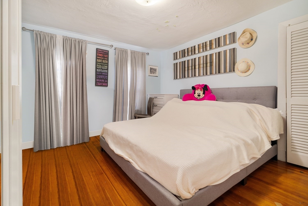 Somerville, Massachusetts 02145, United States, 10 Bedrooms Bedrooms, ,5 BathroomsBathrooms,Residential,Active,231254