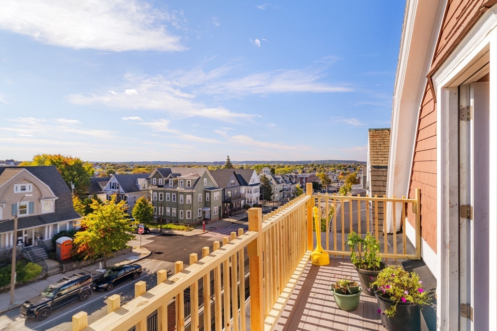 Somerville, Massachusetts 02145, United States, 10 Bedrooms Bedrooms, ,5 BathroomsBathrooms,Residential,Active,231254