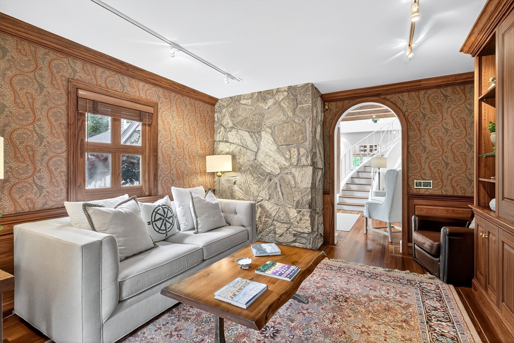 Orleans, Massachusetts 02653, United States, 4 Bedrooms Bedrooms, ,3 BathroomsBathrooms,Residential,Active,173220