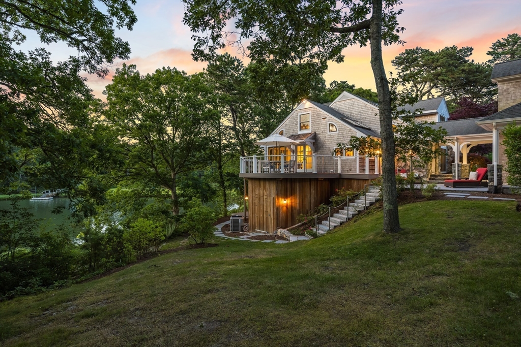 Orleans, Massachusetts 02653, United States, 4 Bedrooms Bedrooms, ,3 BathroomsBathrooms,Residential,Active,173220