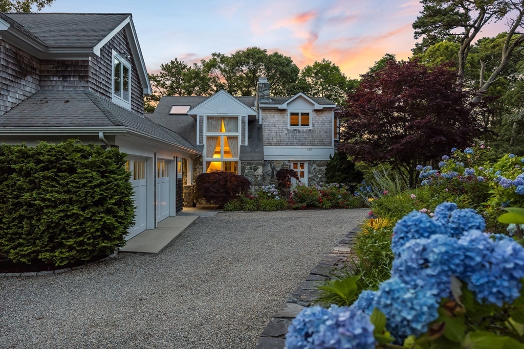 Orleans, Massachusetts 02653, United States, 4 Bedrooms Bedrooms, ,3 BathroomsBathrooms,Residential,Active,173220