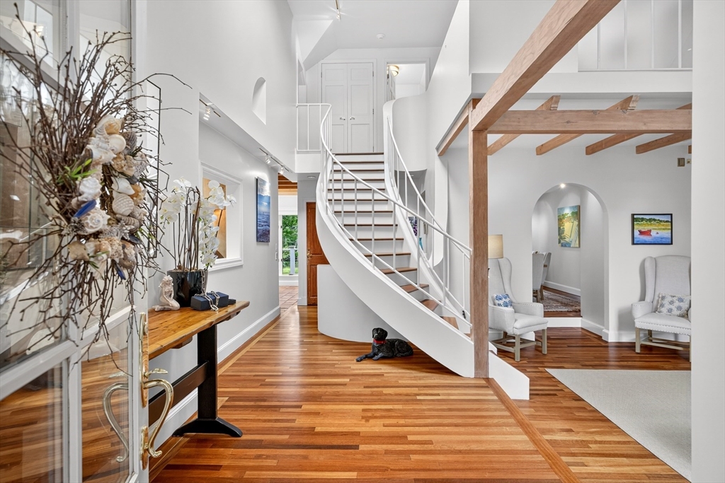 Orleans, Massachusetts 02653, United States, 4 Bedrooms Bedrooms, ,3 BathroomsBathrooms,Residential,Active,173220