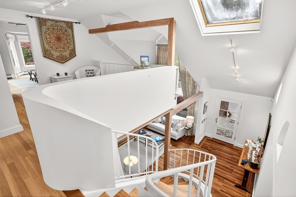 Orleans, Massachusetts 02653, United States, 4 Bedrooms Bedrooms, ,3 BathroomsBathrooms,Residential,Active,173220